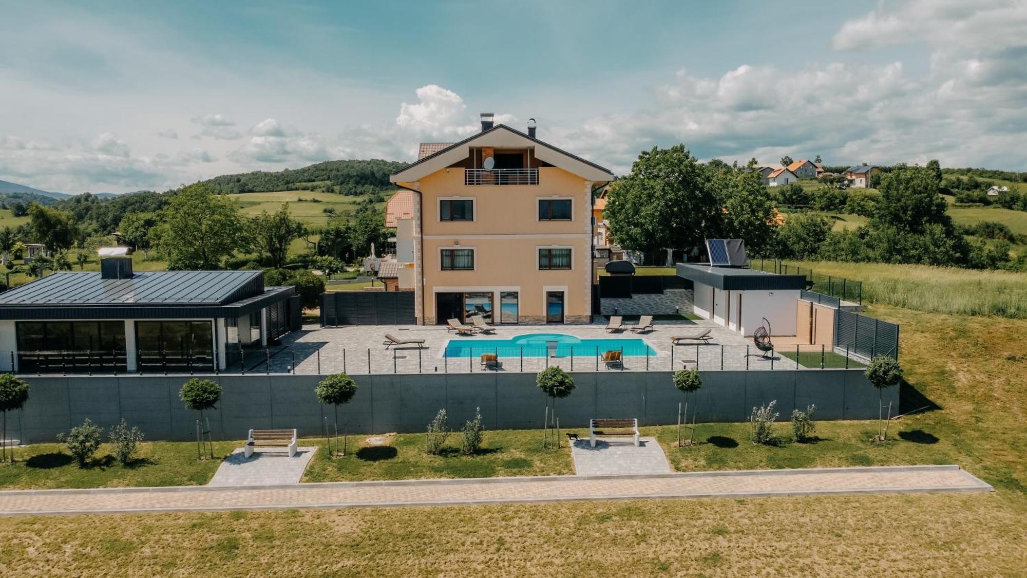 Lamija Villa